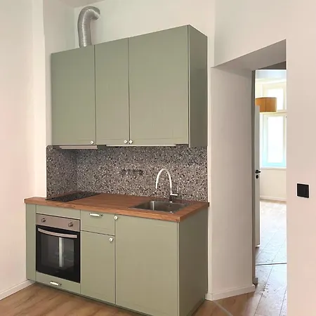Apartman Karlovy Vary شقة *